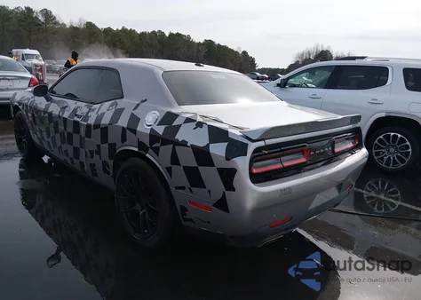2018 Dodge Challenger Sxt z USA, uszkodzony, nr VIN 2C3CDZAGXJH242457